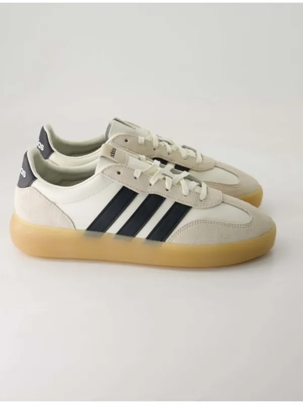 adidas Fitnessschuhe in Beige Hot