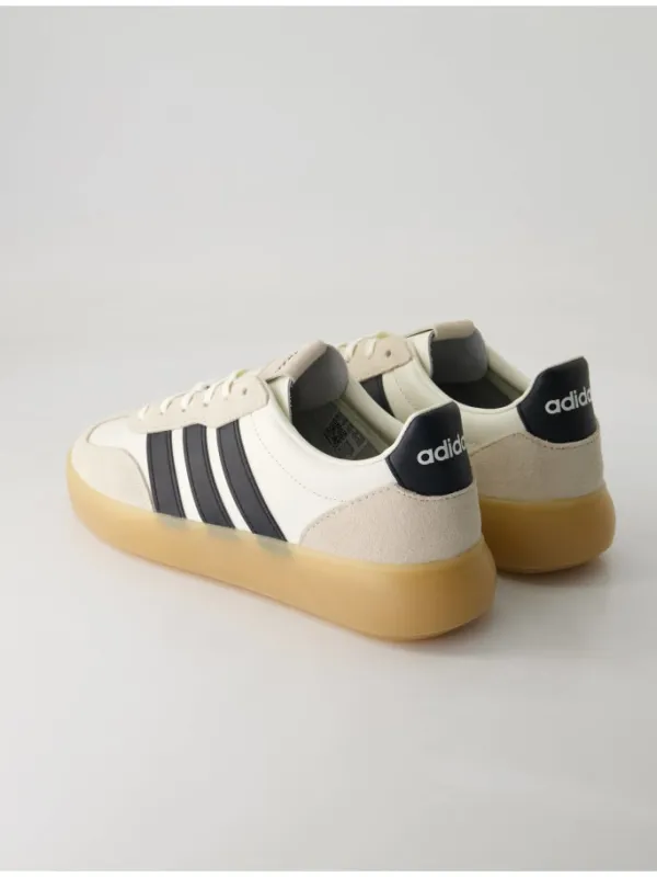 adidas Fitnessschuhe in Beige Hot