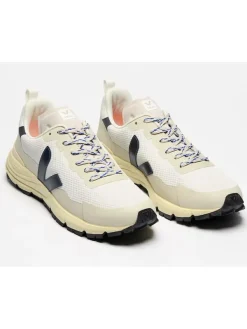 Veja Sneakers "Dekkan" in Beige